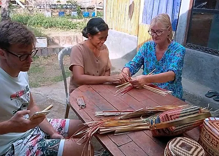 Kubu Sambangan Bali ホステル
